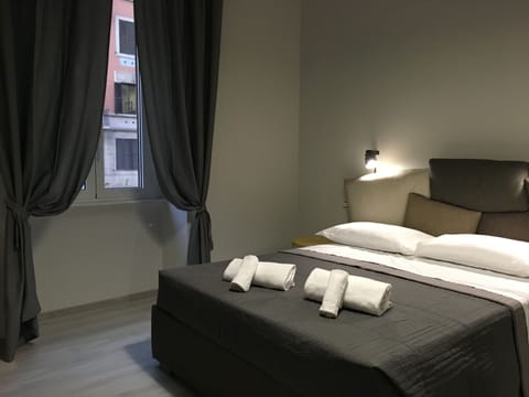 Desk, cribs/infant beds, free WiFi, bed sheets