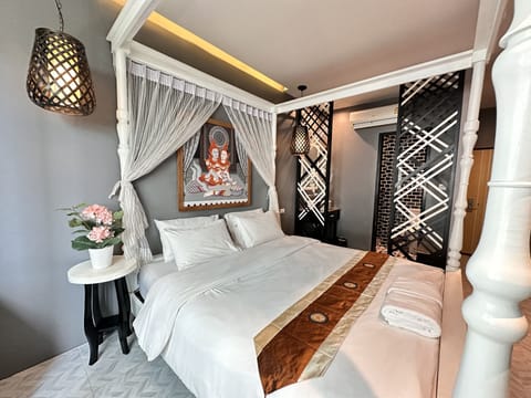 Deluxe Double Room | Iron/ironing board, free WiFi, bed sheets