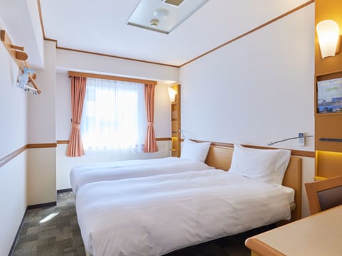 Desk, blackout drapes, iron/ironing board, free WiFi