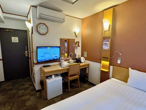 Premium Plus Room, Non Smoking | Down comforters, desk, free WiFi, bed sheets
