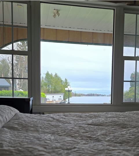 Exclusive Room | Premium bedding, laptop workspace, blackout drapes, iron/ironing board