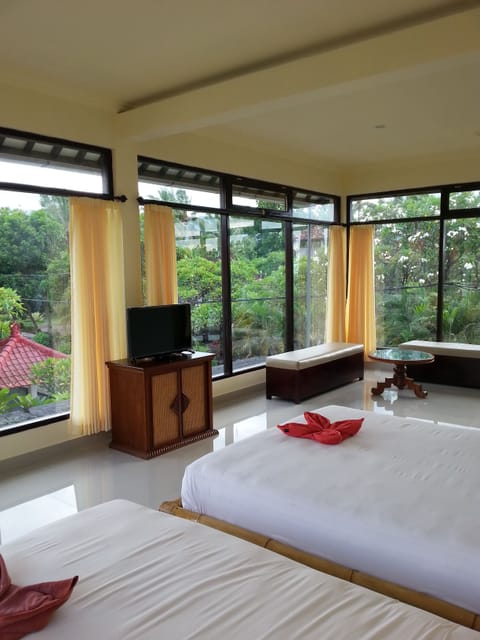 Family Room | Living room | LCD TV