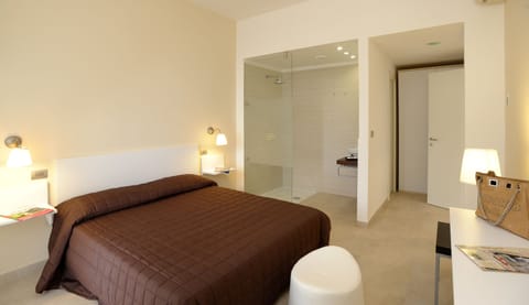 Apartment, 2 Bedrooms, Balcony | Living room | TV