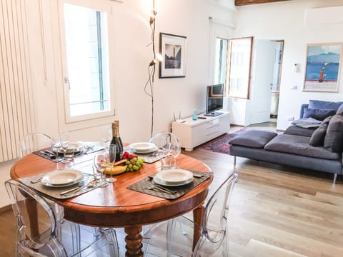 Family Apartment, 3 Bedrooms, Annex Building | Living room | Flat-screen TV
