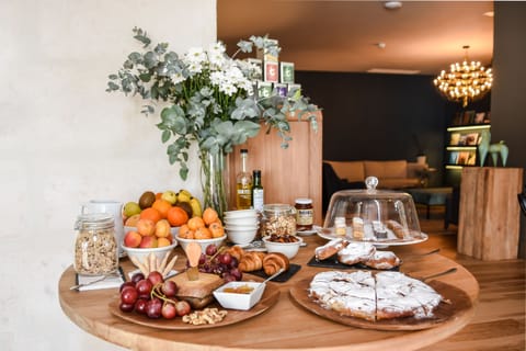 Daily buffet breakfast for a fee