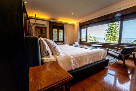 Superior Deluxe | Premium bedding, down comforters, in-room safe, individually decorated