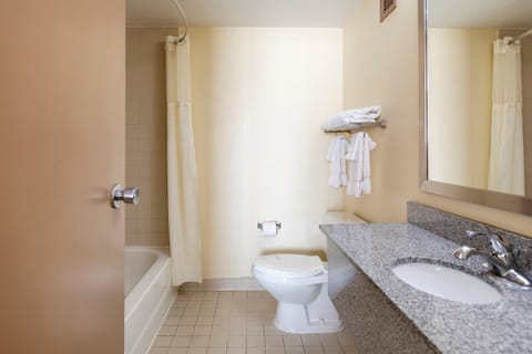 Premium bedding, in-room safe, desk, laptop workspace