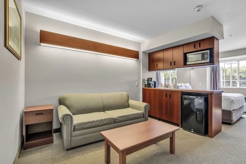 Standard Studio Suite | Premium bedding, desk, laptop workspace, blackout drapes