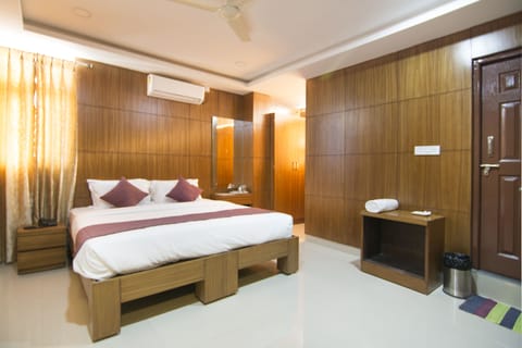Deluxe Double Room (AC) | Desk, iron/ironing board, free WiFi, bed sheets