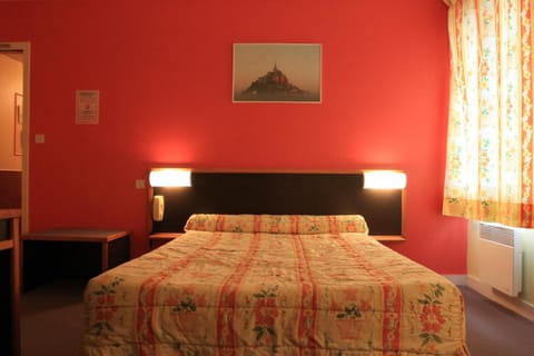 Individually decorated, individually furnished, desk, free WiFi