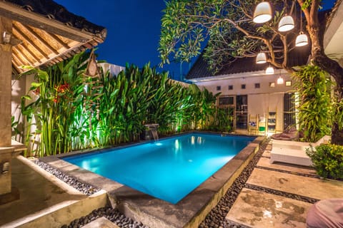 Outdoor pool, sun loungers