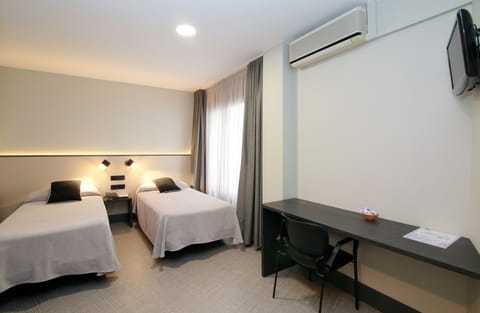 Twin Room | In-room safe, desk, blackout drapes, free WiFi