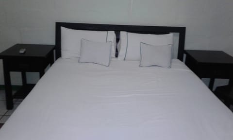 Economy Double Room | Desk, WiFi (free)