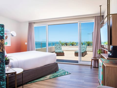 Suite, 1 Double Bed, Balcony | Minibar, in-room safe, individually decorated, individually furnished