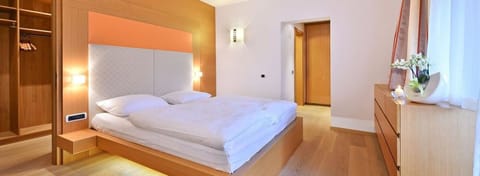 In-room safe, desk, free WiFi, bed sheets