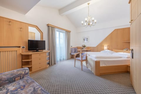 In-room safe, desk, free WiFi, bed sheets