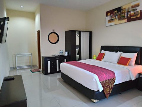 Deluxe Double Room | Premium bedding, desk, soundproofing, free WiFi