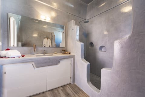 Villa, Ensuite, Sea View (Anemi Villa) | Bathroom | Shower, rainfall showerhead, free toiletries, hair dryer