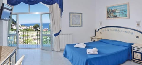 Superior Double Room, Balcony, Sea View | Desk, free WiFi, bed sheets