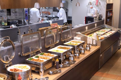 Daily buffet breakfast for a fee