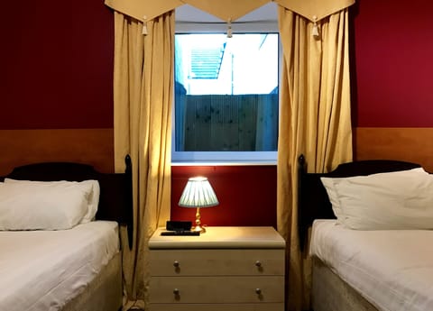 Twin Room, Shared Bathroom | Free WiFi, bed sheets