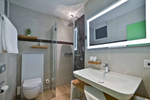 Shower, rainfall showerhead, hair dryer, heated floors