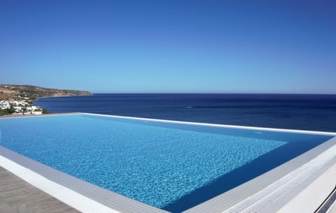 Seasonal outdoor pool, pool umbrellas, sun loungers