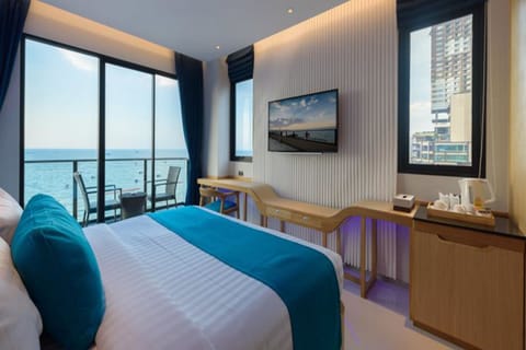 Deluxe Ocean View, Balcony | In-room safe, desk, free WiFi