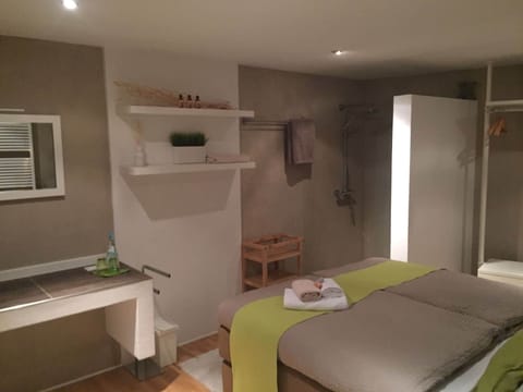 Comfort Apartment, 1 Bedroom, Balcony (Sauna) | Hypo-allergenic bedding, desk, blackout drapes, cribs/infant beds