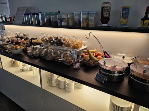 Classic Double or Twin Room, Non Smoking, Allergy Friendly | Hypo-allergenic bedding, minibar, in-room safe, desk