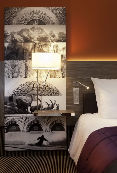 Classic Room, 1 Double Bed | Minibar, in-room safe, desk, blackout drapes