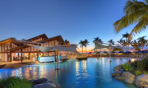 4 outdoor pools, open 8:00 AM to 7:00 PM, pool umbrellas, sun loungers