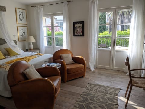 Panoramic Double Room, Terrace (Fond de cour) | In-room safe, desk, iron/ironing board, free WiFi
