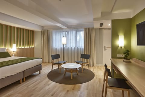 Family Room (Traditional) | Living area | Flat-screen TV