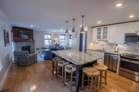 Luxury Condo, 2 Bedrooms, Fireplace | Private kitchen | Fridge, microwave, oven, stovetop