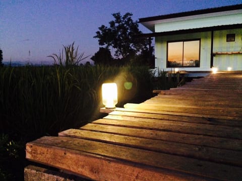 House | Free WiFi