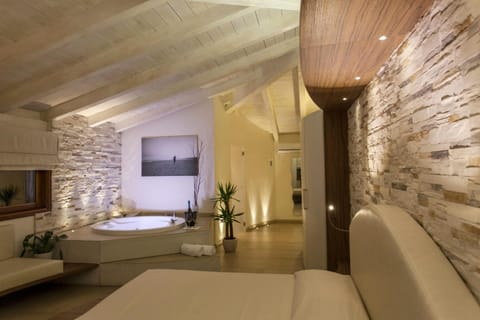 Premium Suite | In-room safe, free WiFi