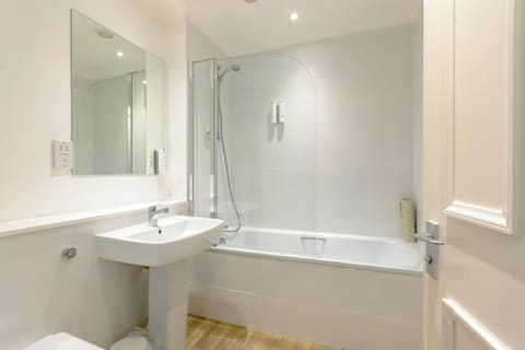 Free toiletries, towels