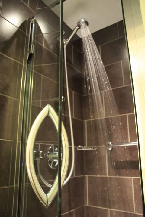 Superior Double Room, Sea View | Bathroom shower