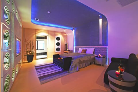 Design Double Room, 1 Queen Bed | Premium bedding, minibar, desk, blackout drapes