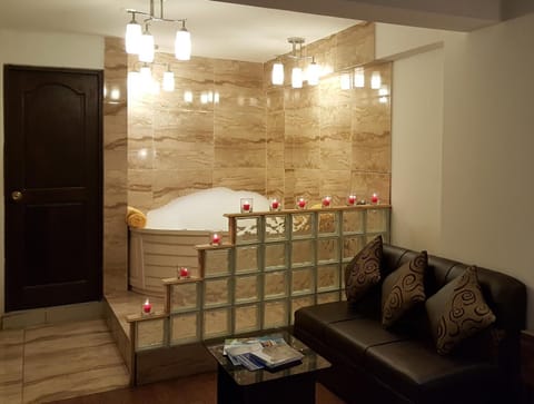 Desk, laptop workspace, iron/ironing board, free WiFi
