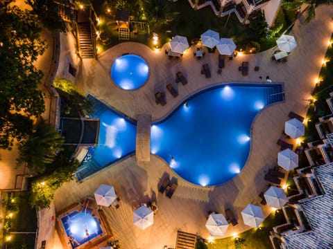 Outdoor pool, sun loungers