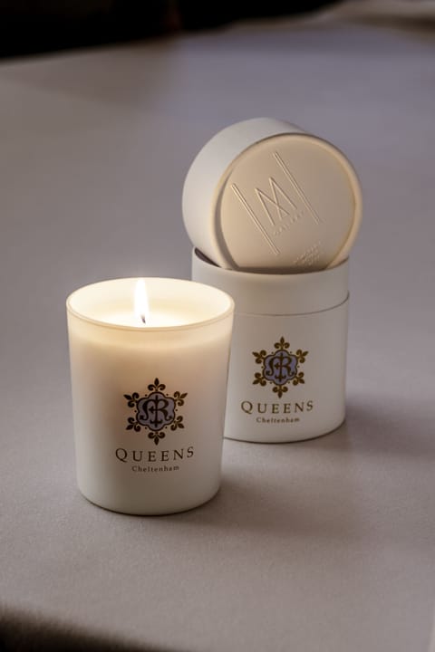 Shower, hair dryer, bathrobes, slippers