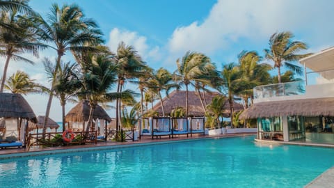 4 outdoor pools