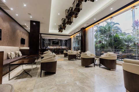 2 bars/lounges, lobby lounge, rooftop bar