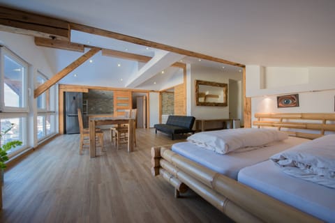 Panoramic Apartment, 3 Bedrooms, Terrace | Hypo-allergenic bedding, desk, rollaway beds, free WiFi