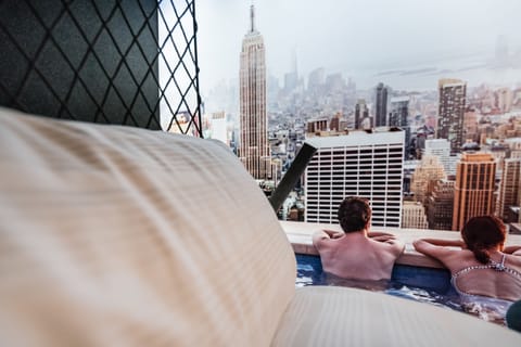 Basic Twin Room (incl. 5€ per night Energy Fee) | Memory foam beds, soundproofing, free WiFi, bed sheets