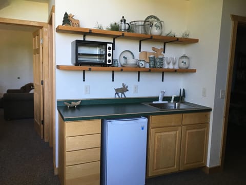 Executive Loft, 2 Bedrooms, Valley View | Private kitchen | Microwave, coffee/tea maker, cleaning supplies