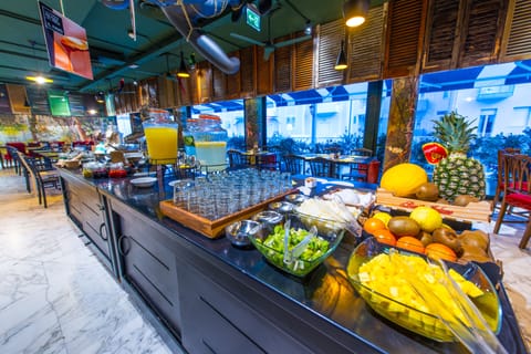 Daily buffet breakfast for a fee