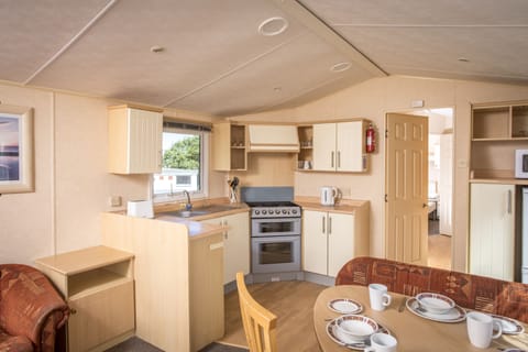 3 Bedroom Bronze Caravan